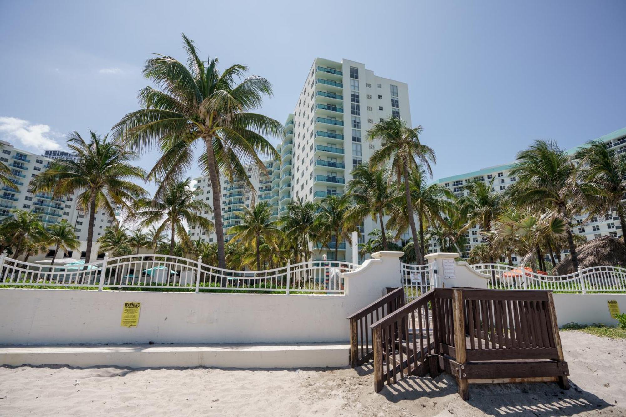 Modern 1 Bdr Oceanview With Direct Beach Access! Hollywood Kültér fotó